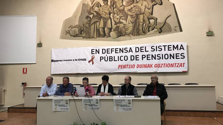 Pentsio duinen aldarrikapena hauteskundeetan ahaztu ez dadin protestak deitu dituzte