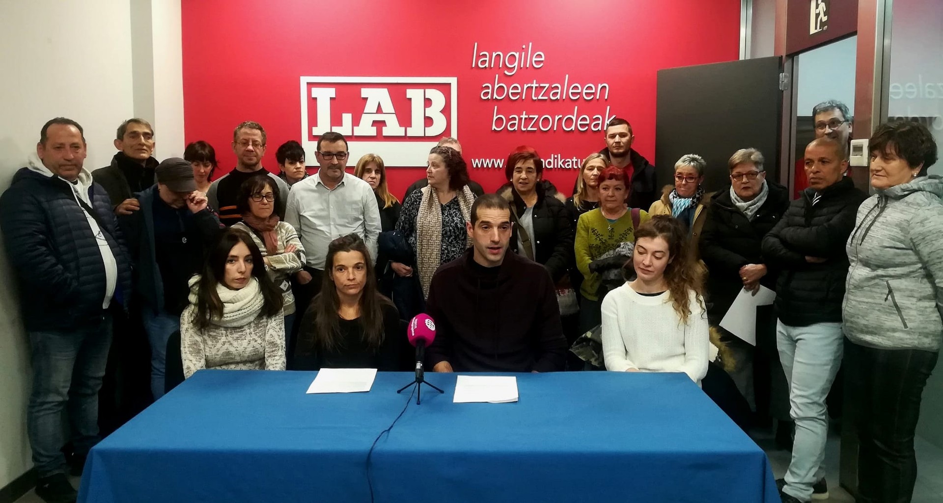 Iruñeko ikastetxe publikoen garbiketan enpresek iruzur egiten dutela salatu du LABek