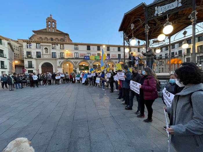 Gerraren aurka protesta antolatu dute Iruñean