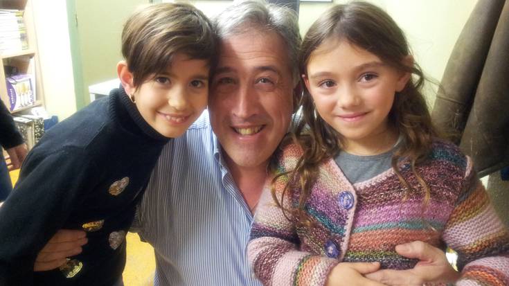 Haurrak Joseba Asiron alkateari galdezka Euskalerria Irratian