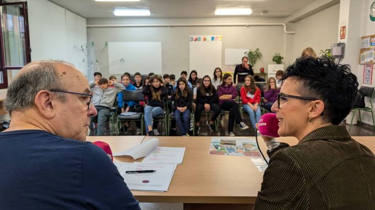 Euskalerria Irratia Antsoaingo ‘Ezkaba’ Ikastetxean izan da