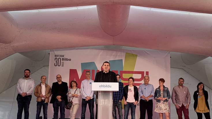 78ko erreginenera itzuli nahi duen ultraeskuinari aurre egiteko lan eginen du EH Bilduk