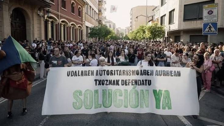 Lizarrako txosnagunea betiko lekura itzul dadin sinadura bilketa oztopatzen ari da UPN