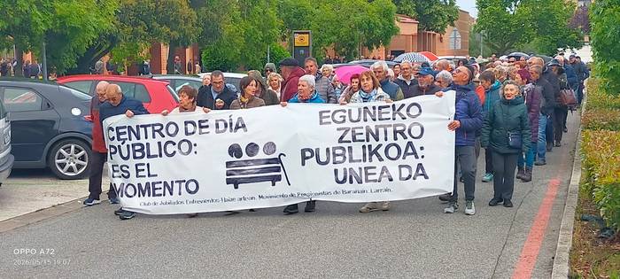 Barañaingo adinekoentzako eguneko zentroak kudeaketa publikoa izan dezala eskatu dute