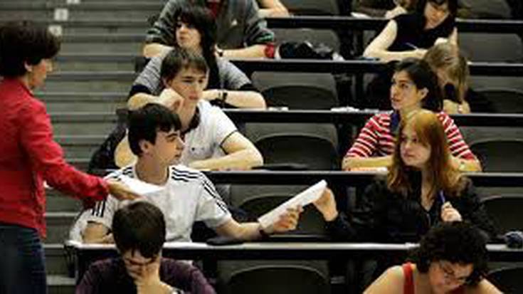 2015-2016 ikasturterako beken deialdi orokorra Nafarroako Aldizkari Ofizialean