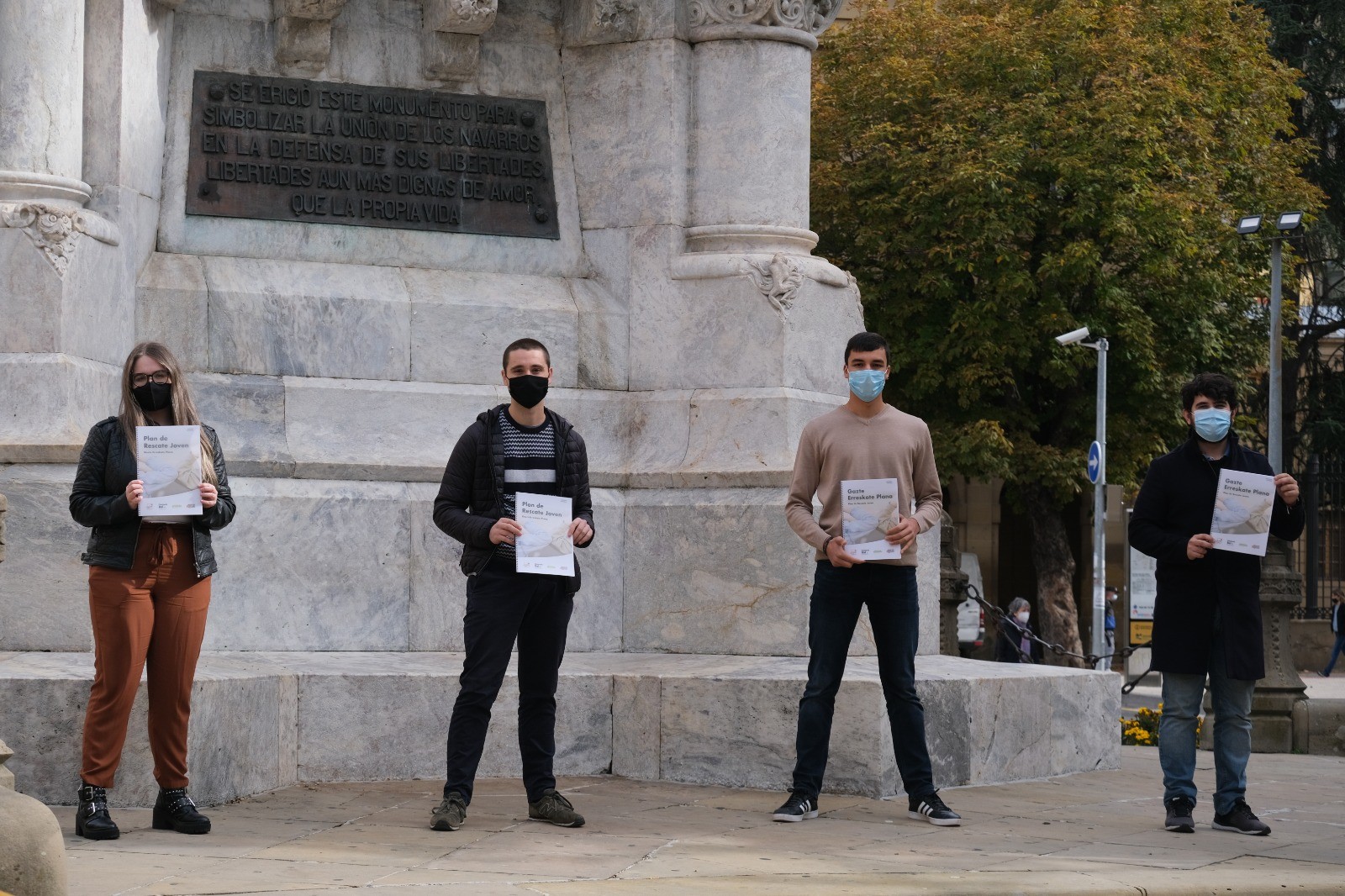 Geroa Bai, EH Bildu, Ahal Dugu eta PSNko gazte erakundeek erreskate plan bat proposatu diote parlamentuari