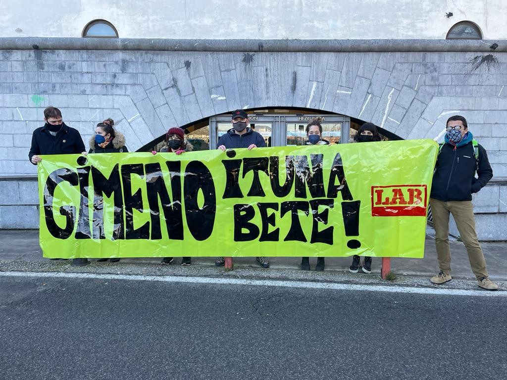 Nafarroako Gobernuak hezkuntza publikoaren kalitaterako ituna urratzen duela salatu du LAB sindikatuak