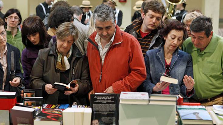 Liburuaren eta Lorearen Eguna, larunbatean