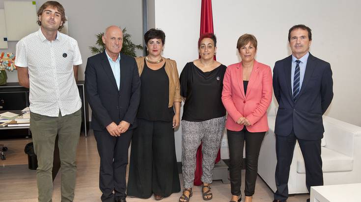 Nafarroa Oinez 2018ko antolatzaileei harrera egin diete Barkos Lehendakariak eta Solana kontseilariak