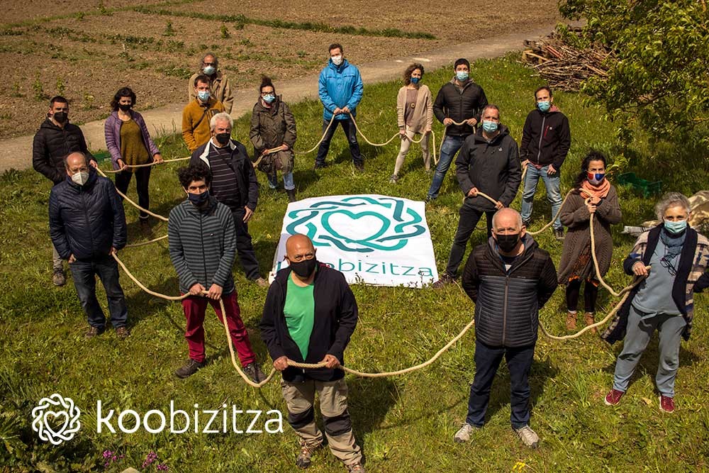 Erabilera lagapeneko etxebizitza kooperatiben sarea sortu dute: Koobizitza