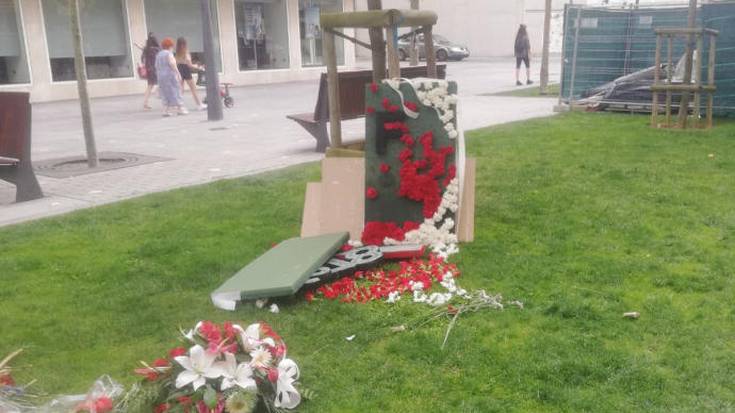 German Rodriguezen omenezko krabelin koadroa erasotu dute