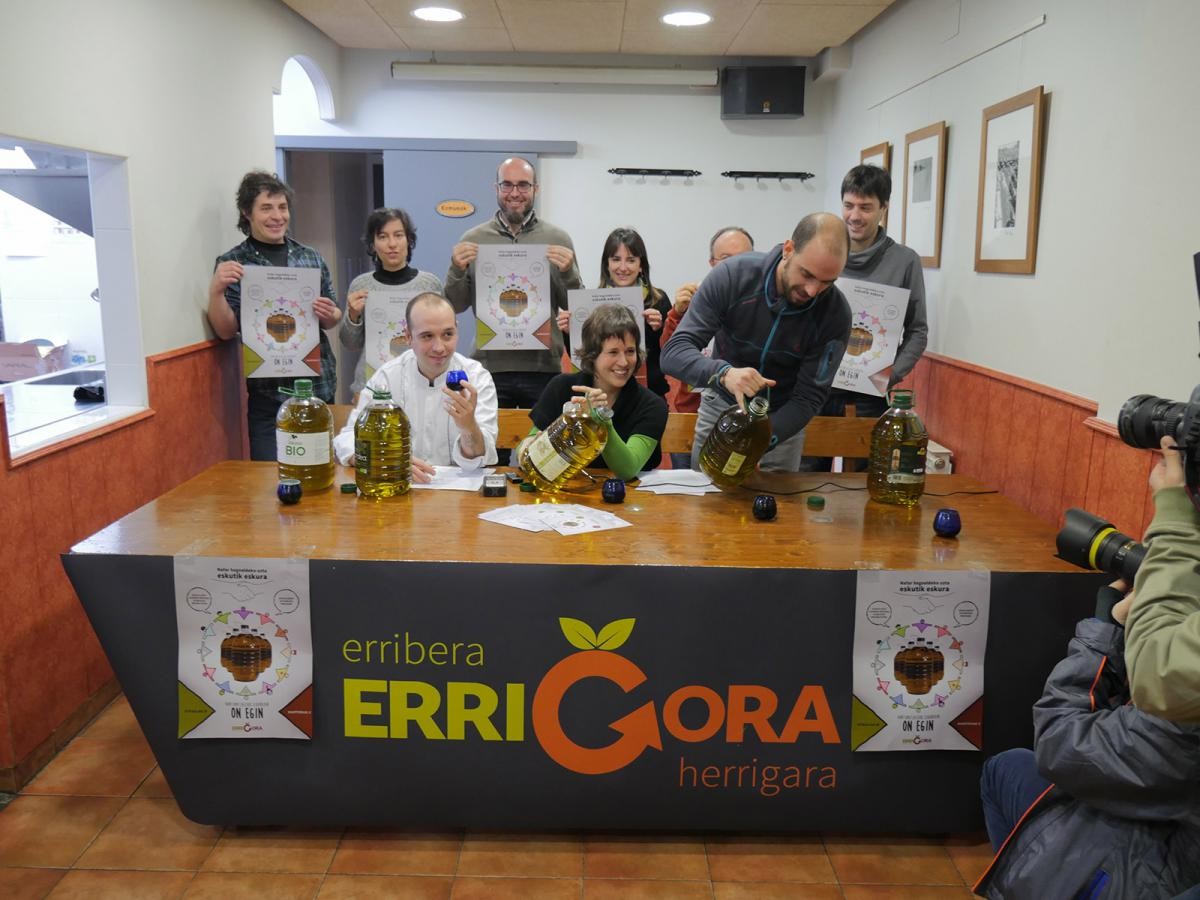 "Oliba olioa eskutik eskura" Errigora Herri Ekimenaren kanpaina berria.