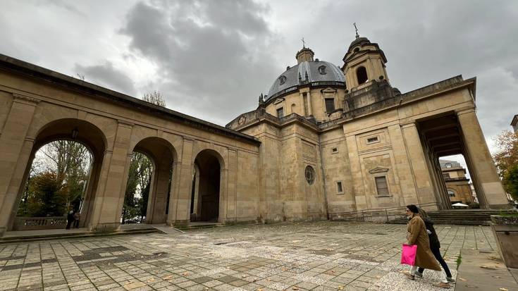 Erorien monumentuaren itxura eta izaera aldatzeko akordioa txalotu dute hainbat memoria elkartek eta norbanakok