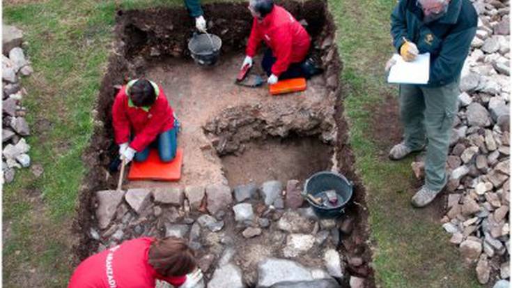 36ko gerrako desagertu baten hezurdura aurkitu dute Izaurgi leizean