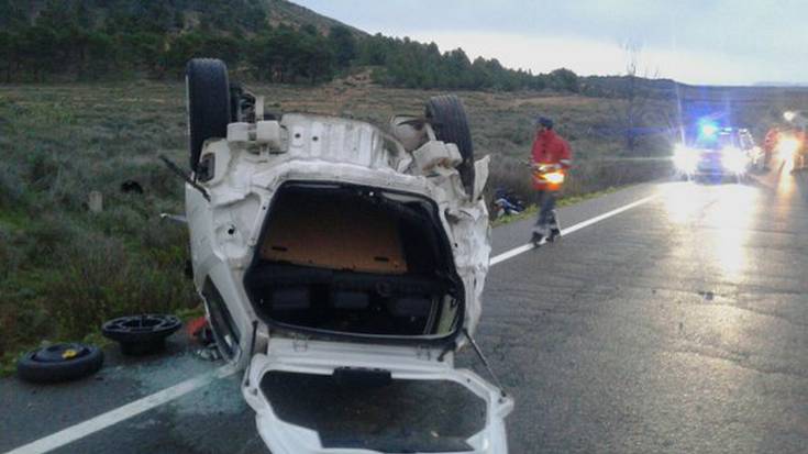 Moto gidari bat hil da Tuteran auto batekin talka eginda