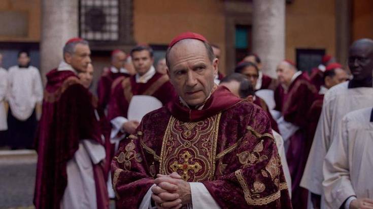 ‘Conclave’, Vatikanoko barrunbeetan murgiltzen den filma