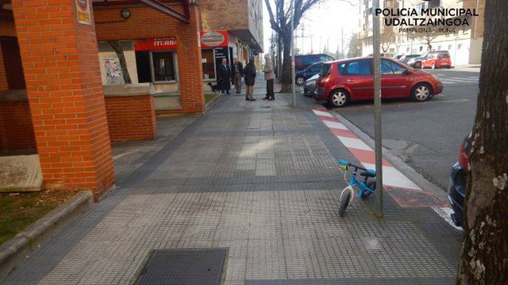 Bi urteko haur bat arin zauritu da  ibilgailu batek harrapatuta