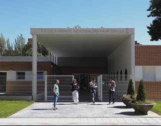Euskararen eskaria %0tik %42ra igo da Mendebaldeako haur eskolan, euskarazko eskaintza ireki ondoren