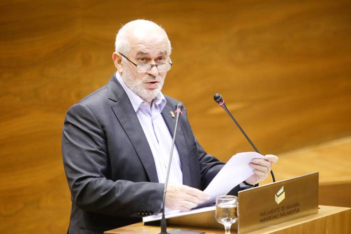 Idazkari tekniko nagusia "berme juridiko handiagoa" lortzeko ordezkatu du Mendozak