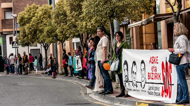 Gaixo larri dauden presoei espetxetik kanpo mediku arreta egokia emateko exijitu du Sarek