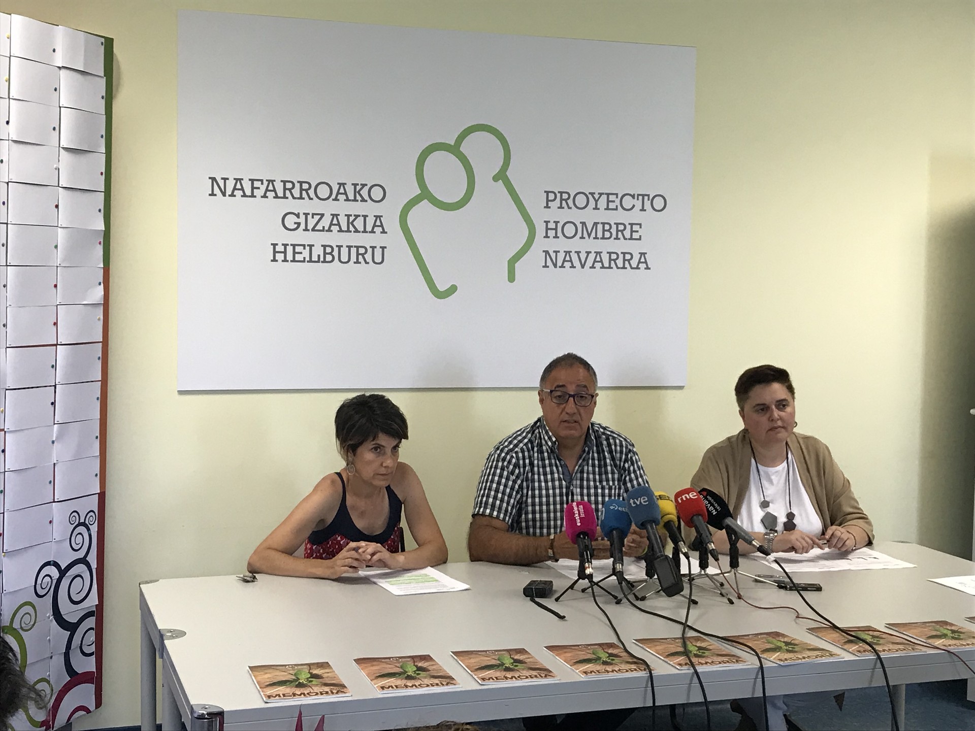 Nerabeek kalamua oso goiz eskura edukitzearen arriskuaz ohartarazi du Gizakia Helburuk