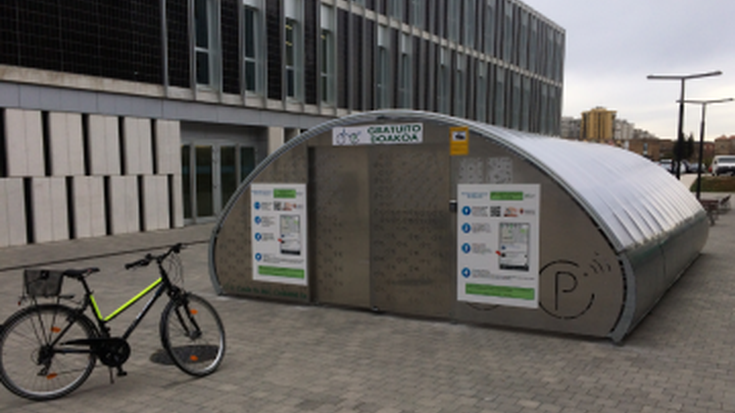 Bizikletak zaintzapean utzi ahal izateko lau aparkaleku berri sortuko ditu udalak