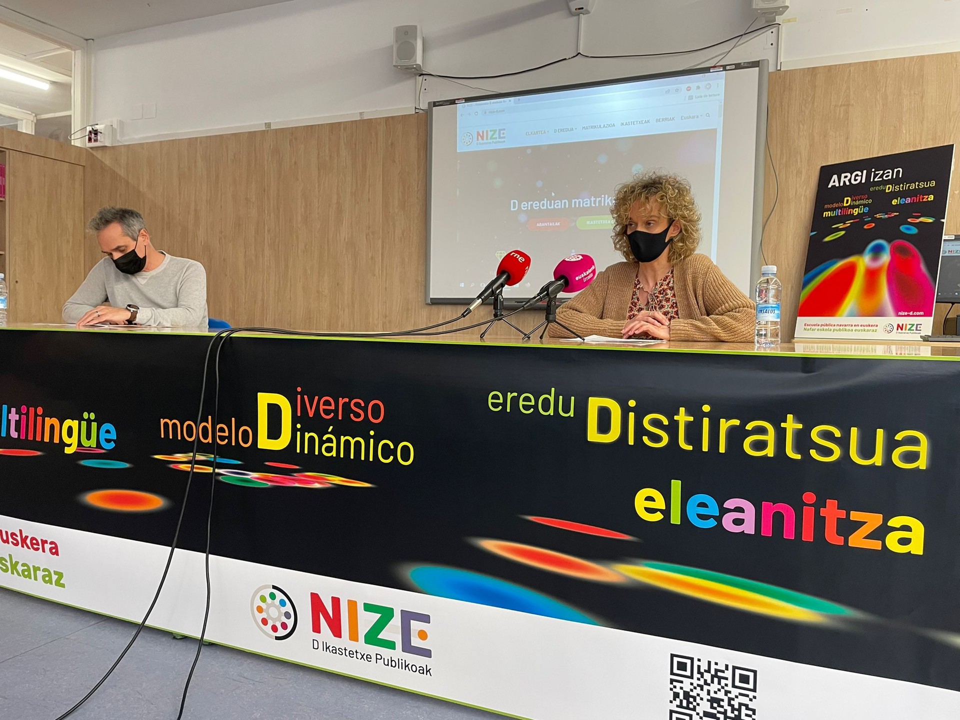 "D eredua, eredu anitza, dinamikoa, eleanitza eta distiratsua da"