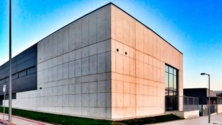 Sarrigurengo institutua heldu den ikasturterako prest izanen den, zalantzan