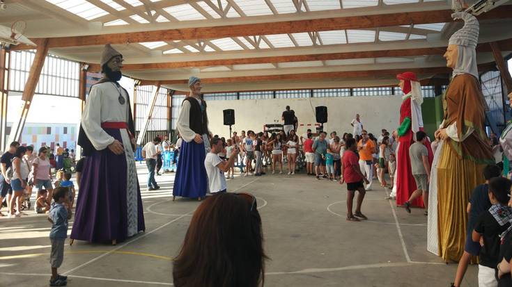 Iruñeko Udalaren trabak eta isunak salatu ditu Mendillorriko Jai Batzordeak