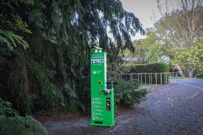 Bizikletak konpontzeko bost estazio kokatu ditu Iruñerriko Mankomunitateak