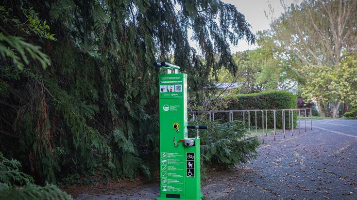 Bizikletak konpontzeko bost estazio kokatu ditu Iruñerriko Mankomunitateak