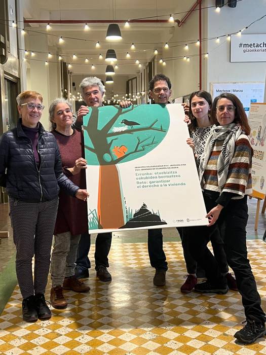 Etxebizitza eredu bakarra ez dagoela ikusarazteko, jardunaldiak