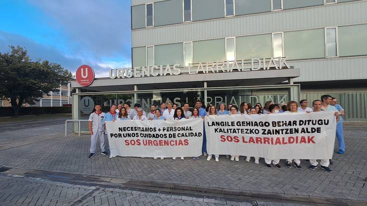 Osasun larrialdietako profesionalek lan-taldea handitzea eskatzeko mobilizazioak hasi dituzte
