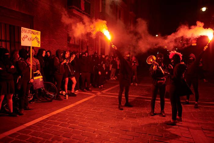 Nafarroako mugimendu feministak urtero bezala kalejira feminista egingo du gaur gaueko 23:00etan