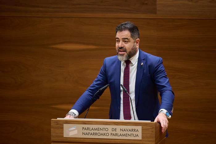 Krisialdia PSNn: Ramon Alzorrizek dimisioa eman du Servinabar enpresarekin duen lotura dela eta