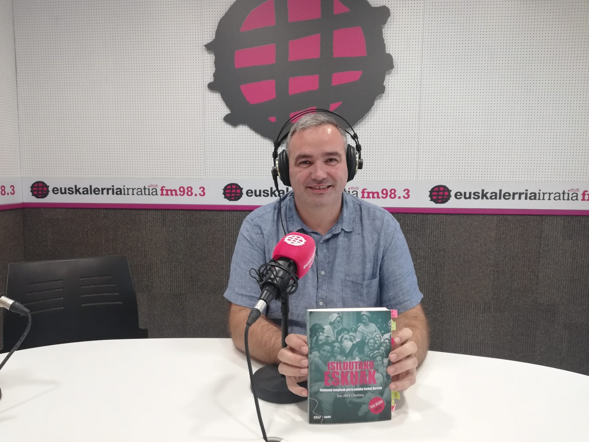Erika Lagomak eta Estitxu Fernandezek, eta Jon Abrilek irabazi dituzte Tene Mujika sariak