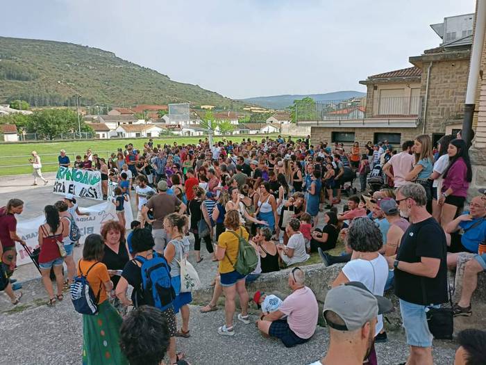D ereduko batxilergoa eskainiko duen institutua nahi dute Irunberrin