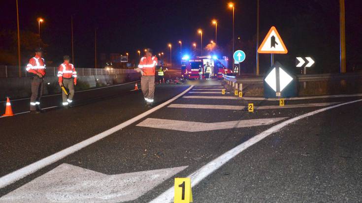 Olatzagutiko gizon bat hil da moto istripuan