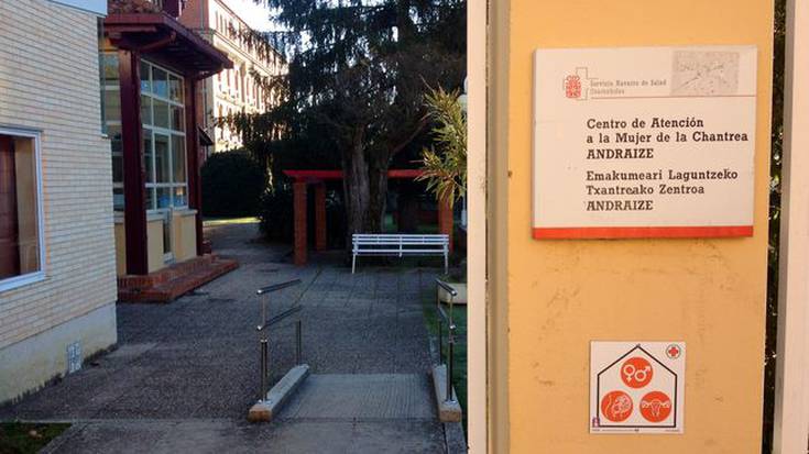 Hiru ginekologok jasoko dute Iruñeko Zapia