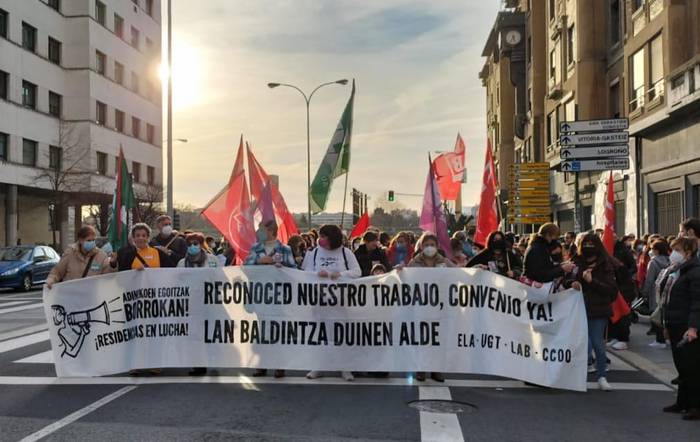 Adinekoen egoitzetako langileak kalera aterako dira bihar