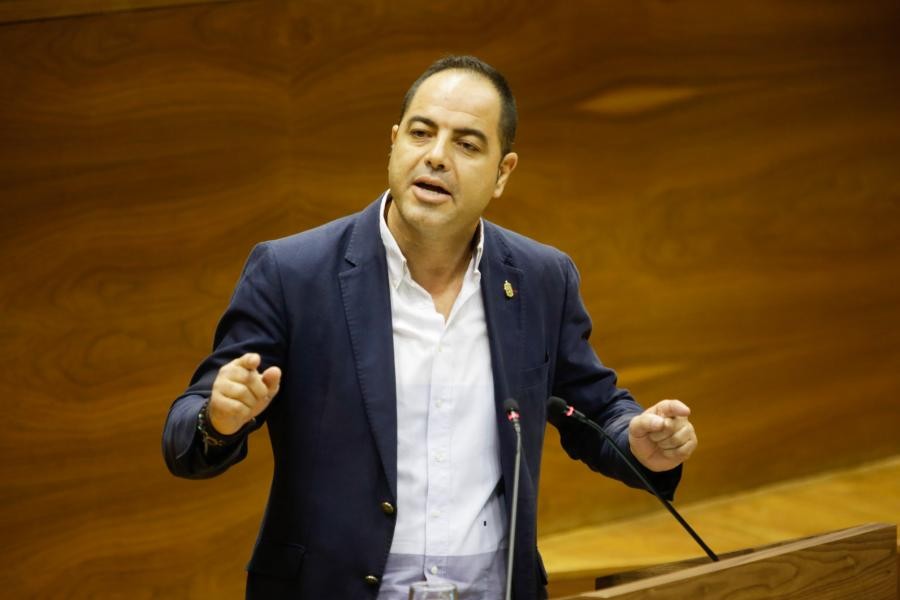 PSNk "inkoherentzia" egotzi dio Navarra Sumari, Burlatan euskarazko lanpostu bat ateratzeagatik