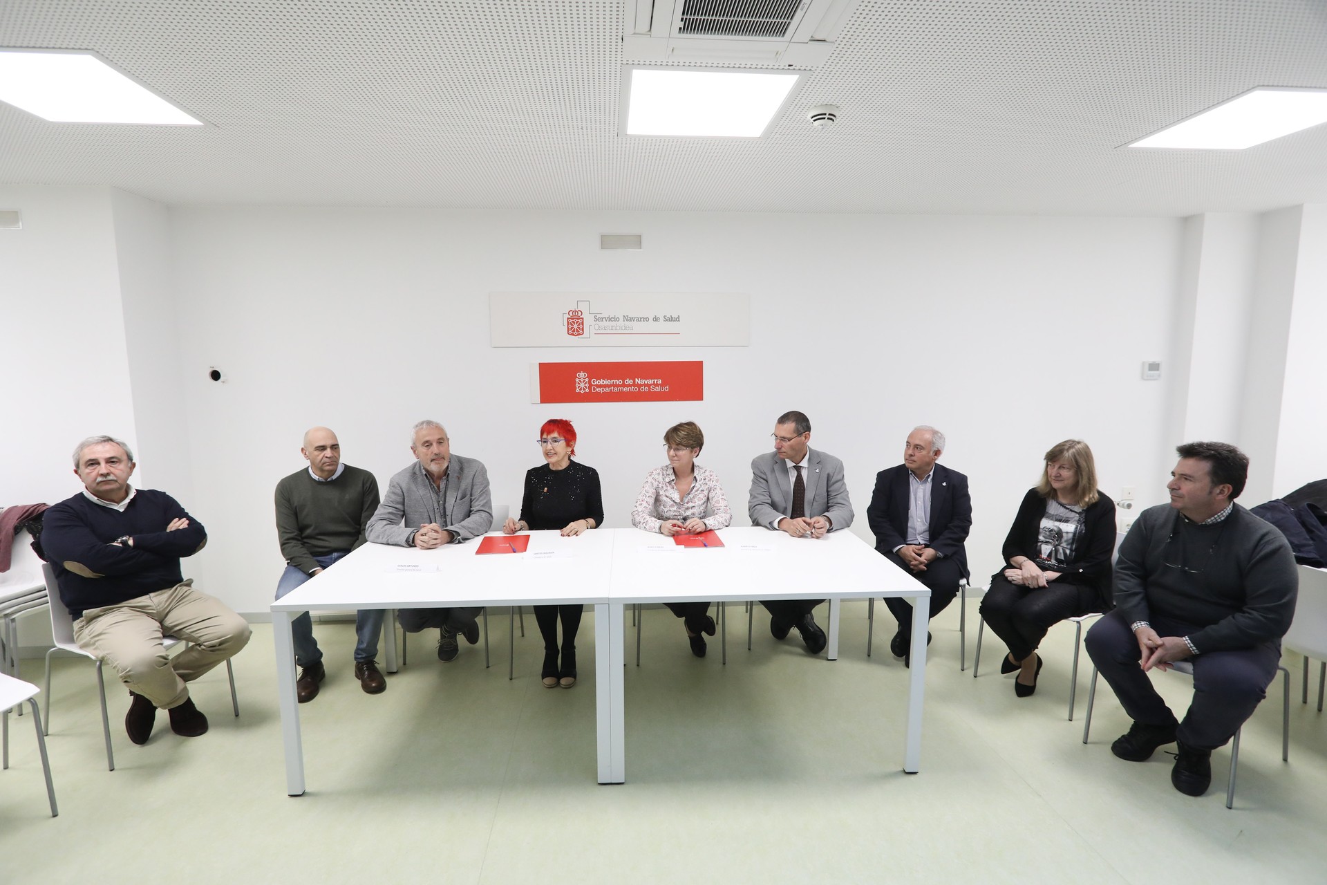 Gobernuak eta medikuen sindikatuak akordioa sinatu dute