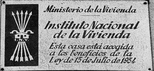 300 ikur frankista kendu dira legegintzaldi honetan Nafarroa osoan