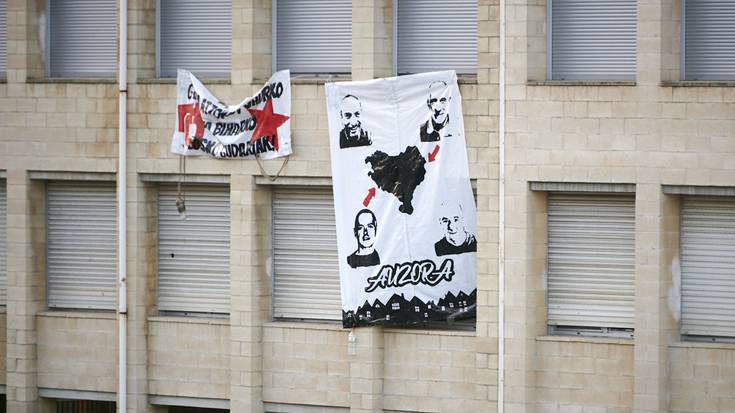 Biurdanan “ETAren aldeko pankarta batzuk” jarri izana salatu du Villacisneros Fundazioak