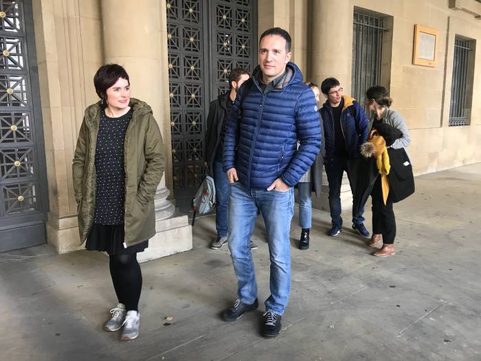 Hitzetatik ekintzetara pasatzeko eskatu diote greba orokorraren deitzaileek Txibite presidenteari