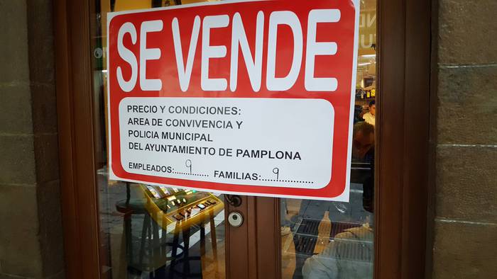 Tabernek ez dituzte terrazak kendu beharko bermut orduan