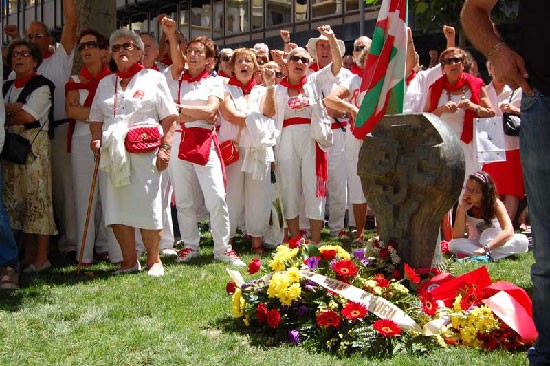 Sabino Cuadra: "Argentinan bide bat zabaldu da 78ko sanferminetan gertatutakoa argitzeko"