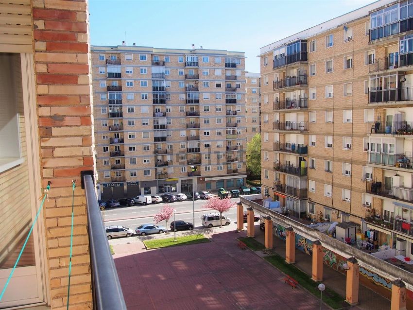 Egoera ahulean dauden familiek etxebizitza egonkorra eskuratzeko laguntza zerbitzua ezarri du udalak