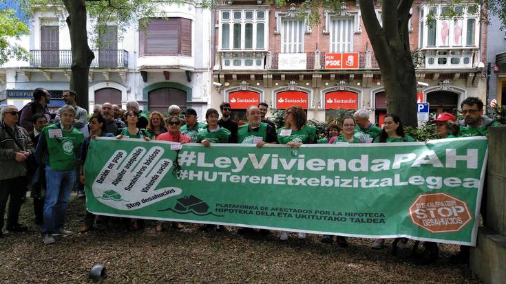 Hipoteken zerga herritarrek ordaintzea "onartezina" delako protesta eginen dute larunbatean