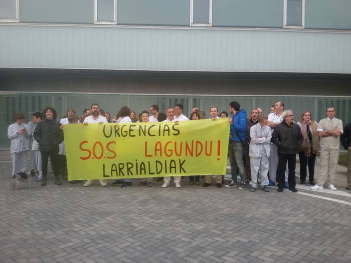 "Prekarietatea" salatu eta baldintza "duinak" eskatu dituzte larrialdi zerbitzuetako langileek 